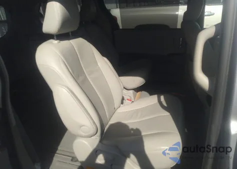 2013 Toyota Sienna Xle V6 8 Passenger z USA, uszkodzony, nr VIN 5TDYK3DC2DS291168